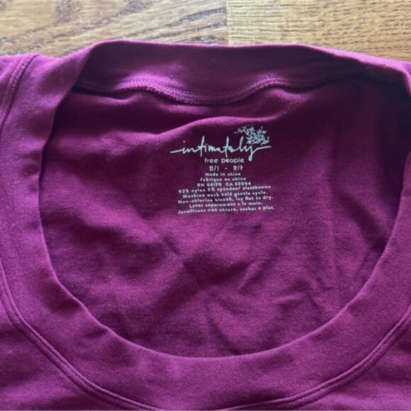 Free People Intimately Tee Scoop Crop Top Long Sleeve Seamless  XS/S Berry Wine - Picture 4 of 4